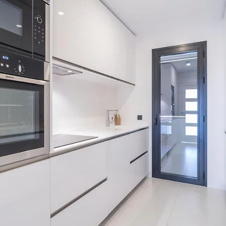 Awesome In With 2 Bedrooms, Wifi And Outdoor Swimming Pool 에스테포나
